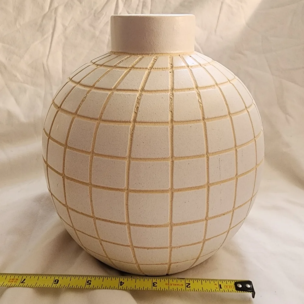 Off Medium White‎ Geometric Ceramic Vase Matte Handmade